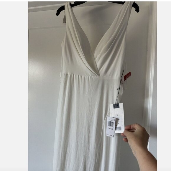 NWT $298 Mac Duggal Cowl Back Surplice Knit Gown in White Size 6 - Picture 2 of 10